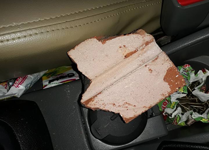 Tài xế bị ném gạch cao tốc Thái Nguyên ảnh 2 Tai xe bi nem gach cao toc Thai Nguyen anh 2