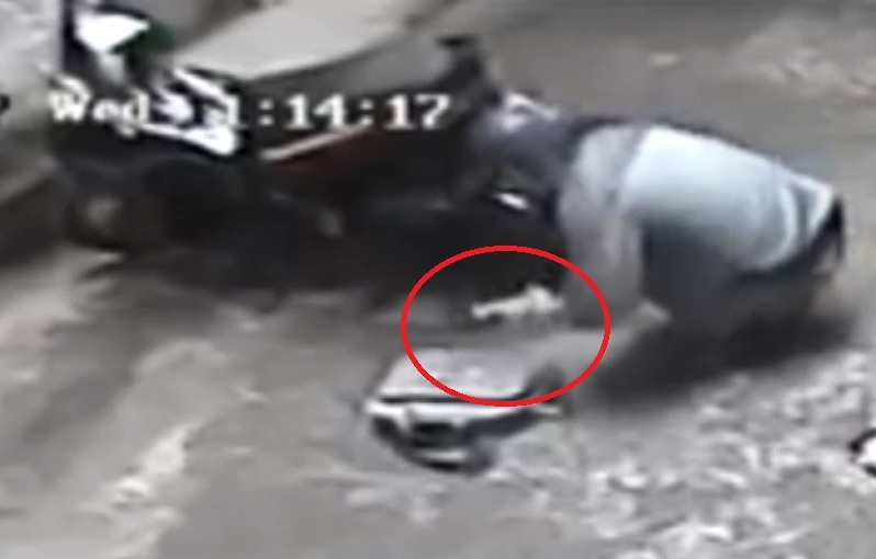 Clip trom cat khoa chu U lay xe Air Blade trong 10 giay hinh anh