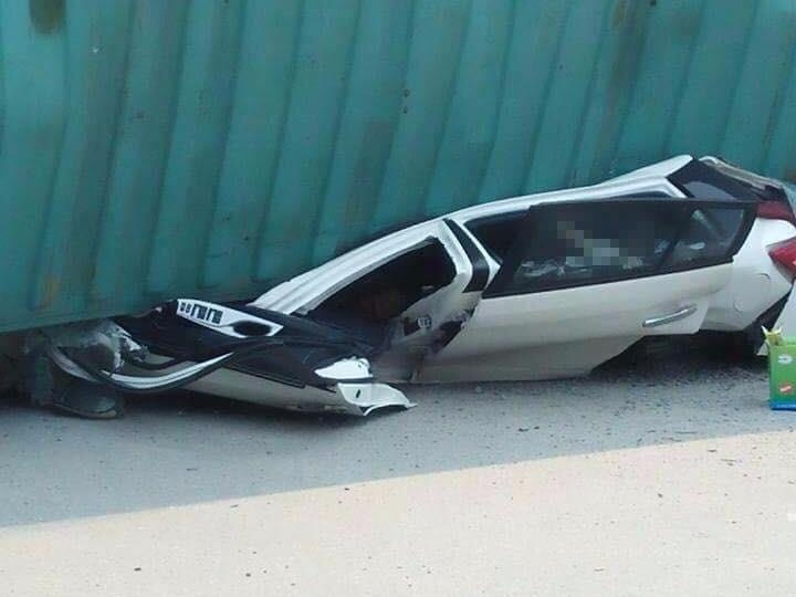 Hai truong phong tu vong trong vu container de bep oto con hinh anh