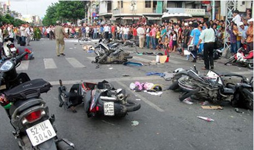 Hon 670 nguoi tu vong do tai nan giao thong trong thang 4 hinh anh