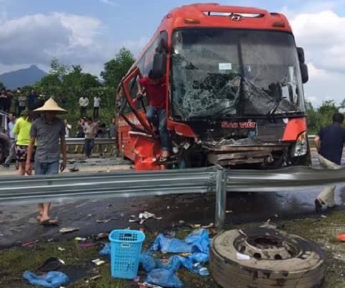 Dan dung xa beng pha cua cuu tai xe xe 7 cho sau tai nan hinh anh