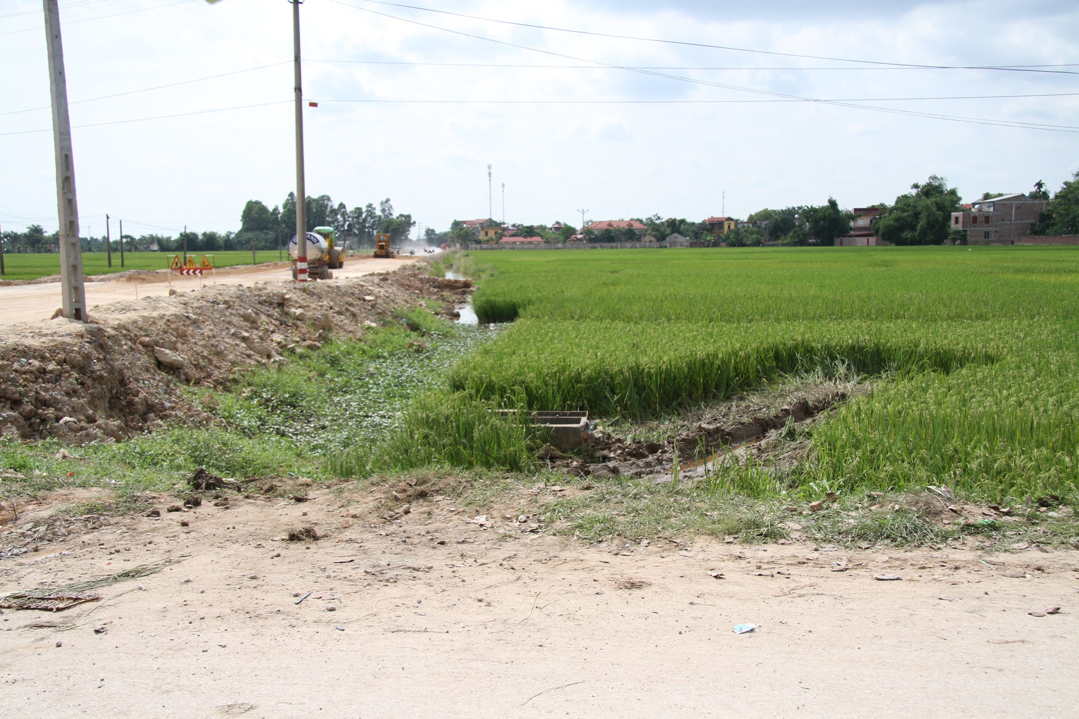 Camry dam chet 3 hoc sinh anh 6