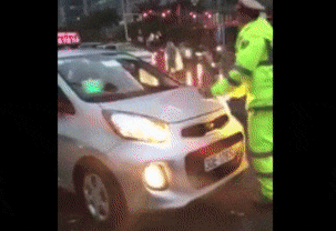 CSGT truy tim tai xe chong doi nguoi lam nhiem vu hinh anh