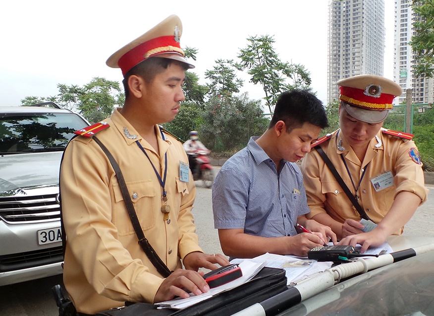 10 loi vi pham tai xe co the mac phai khi lai oto hinh anh