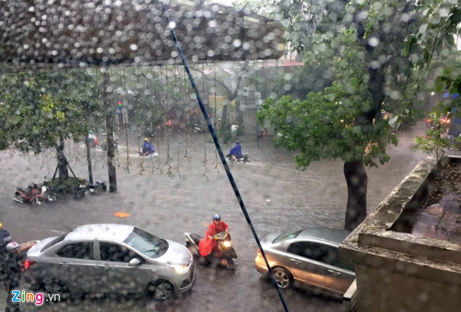 Mưa ngập ở Hà Nội ảnh 1 Mua ngap o Ha Noi anh 1