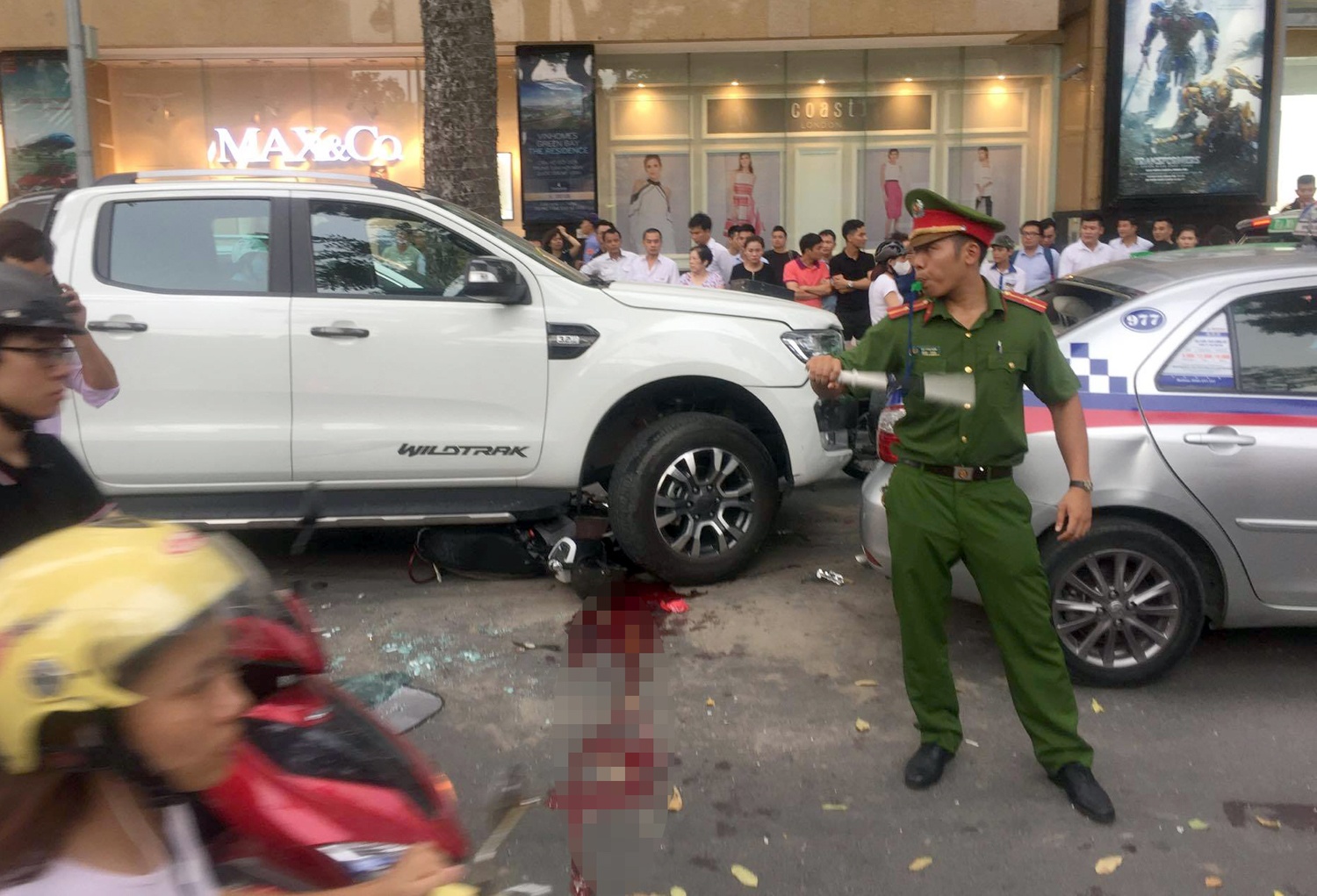 Hon 4.000 nguoi chet vi tai nan giao thong trong 6 thang hinh anh