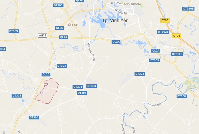 Đứa bé bị treo xà nhà ảnh 2 Dua be bi treo xa nha anh 2