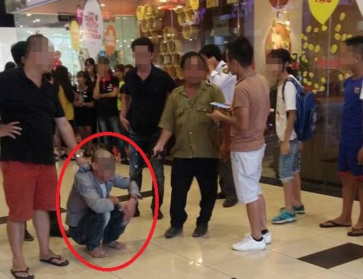 Cong an dieu tra nguoi dan ong nghi 'quay roi' thieu nu o khu mua sam hinh anh