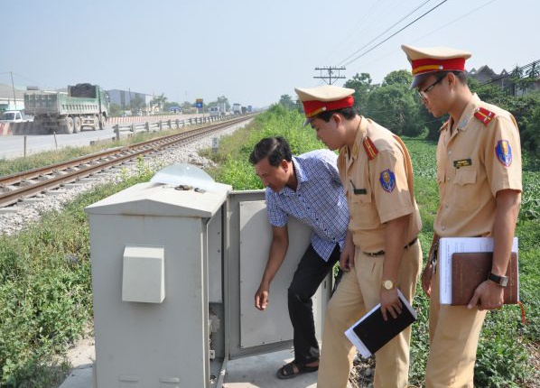 Cong an Ha Noi thanh lap Doi Canh sat giao thong duong sat hinh anh