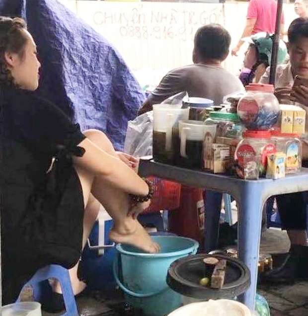 Clip rửa chân trà đá ảnh 1 Clip rua chan tra da anh 1