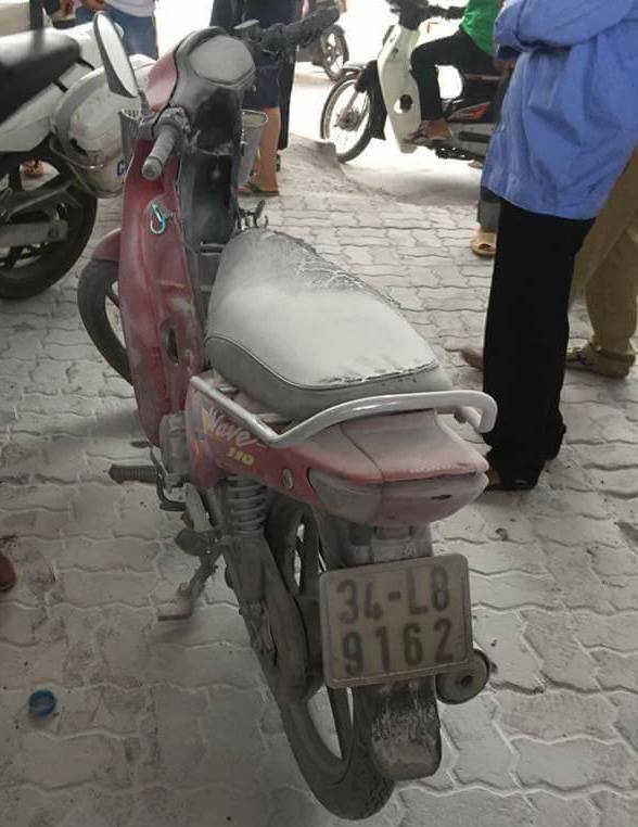 Dot xe may bi CSGT giu anh 1