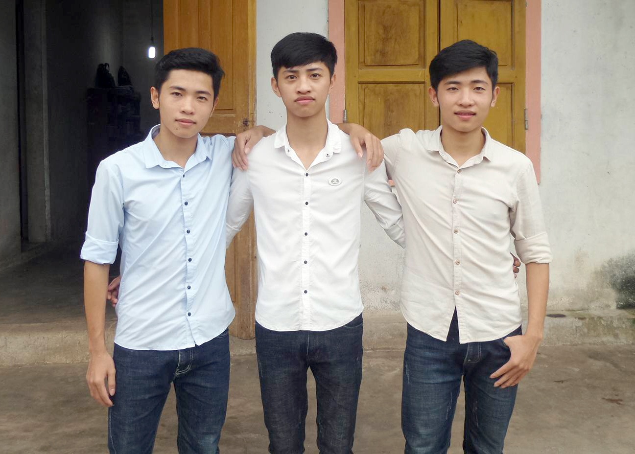 Anh em sinh 3 đỗ đại học ảnh 1 Anh em sinh 3 do dai hoc anh 1