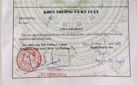 Lanh dao xa den tan nha xin loi, xac nhan lai ly lich cho nu cu nhan hinh anh