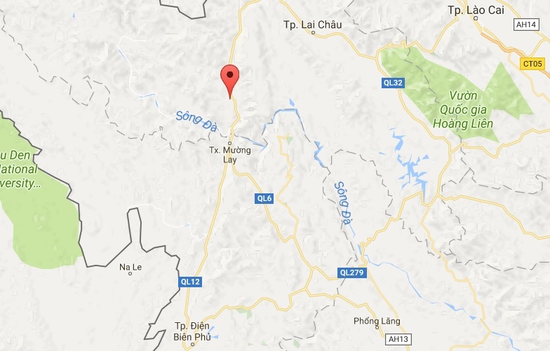 Ôtô lao xuống lòng hồ ảnh 2 Oto lao xuong long ho anh 2