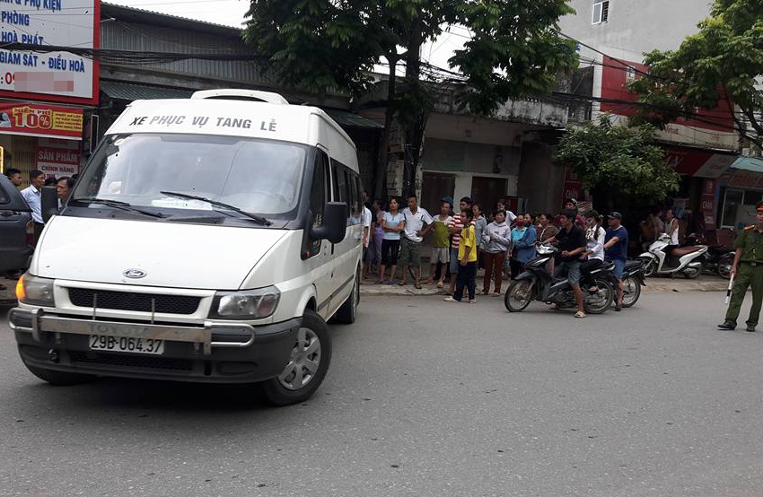 Ong lao tu vong bat thuong trong can nha ven quoc lo hinh anh