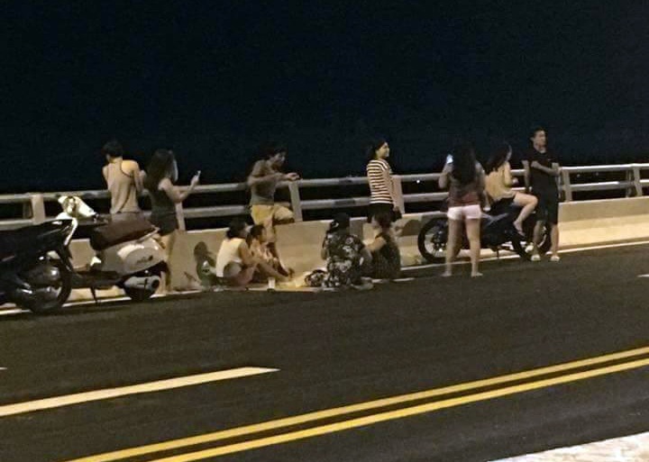 Xu ly nghiem viec an nhau tren cau vuot bien dai nhat Viet Nam hinh anh