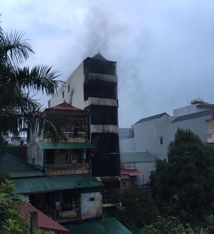 Cháy nhà 2 bé gái tử vong ở Xuân Mai ảnh 1 Chay nha 2 be gai tu vong o Xuan Mai anh 1