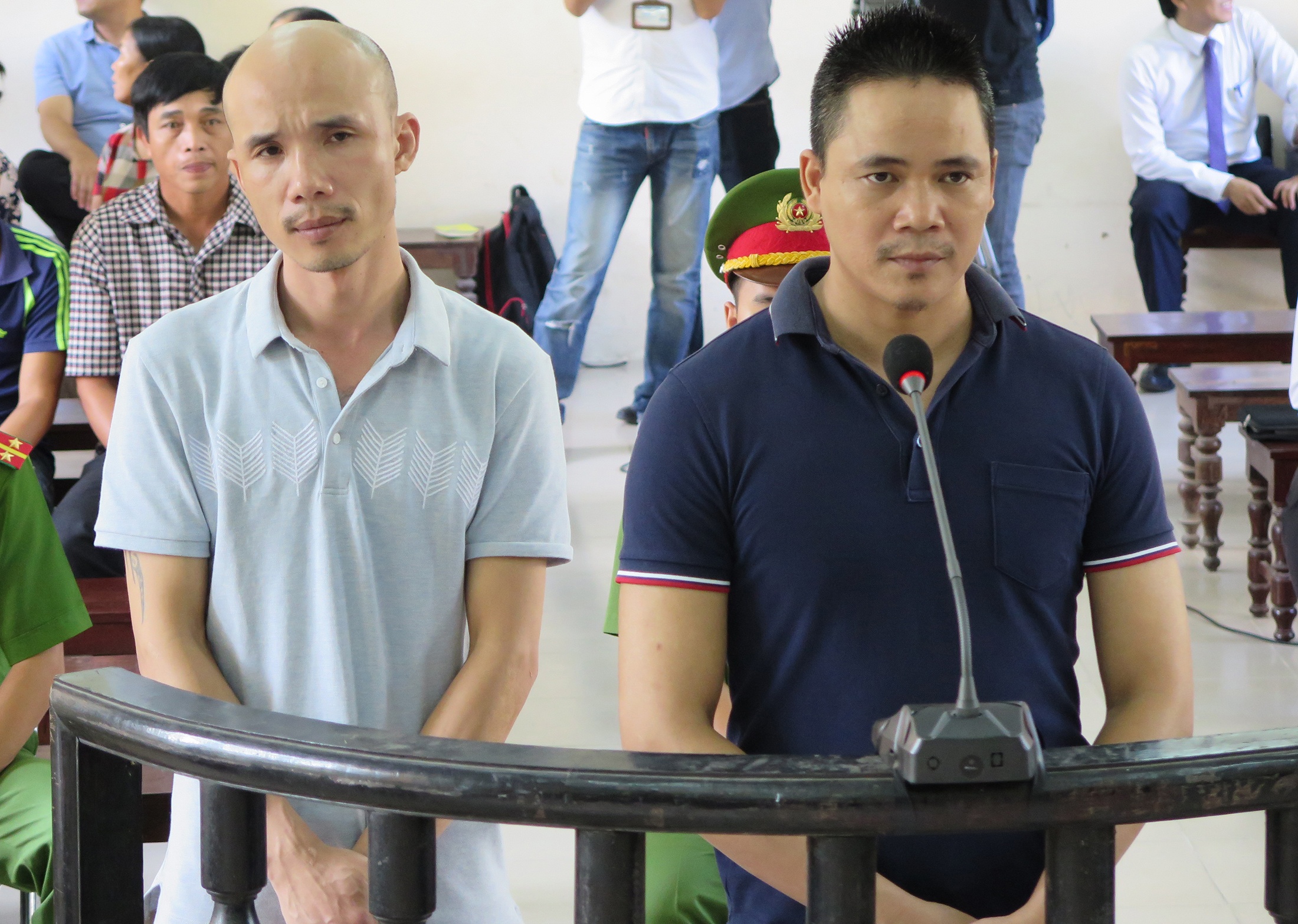 Vi sao phien xet xu ke nhan tin de doa Chu tich Bac Ninh bi hoan? hinh anh