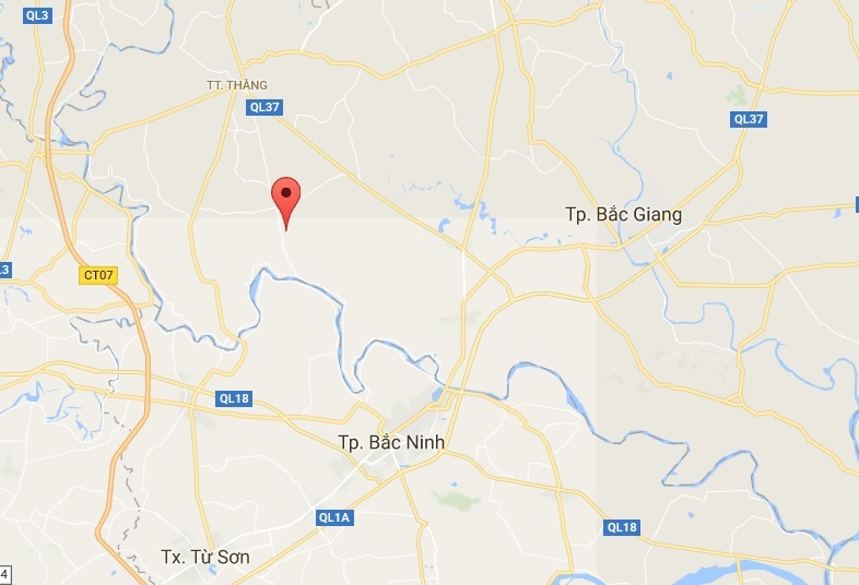 Treo trom cho len cot dien anh 2