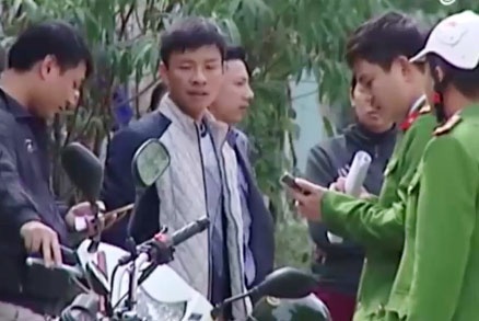 Vu be 20 ngay tuoi bi sat hai: 'Thay boi' bi xu ly the nao? hinh anh