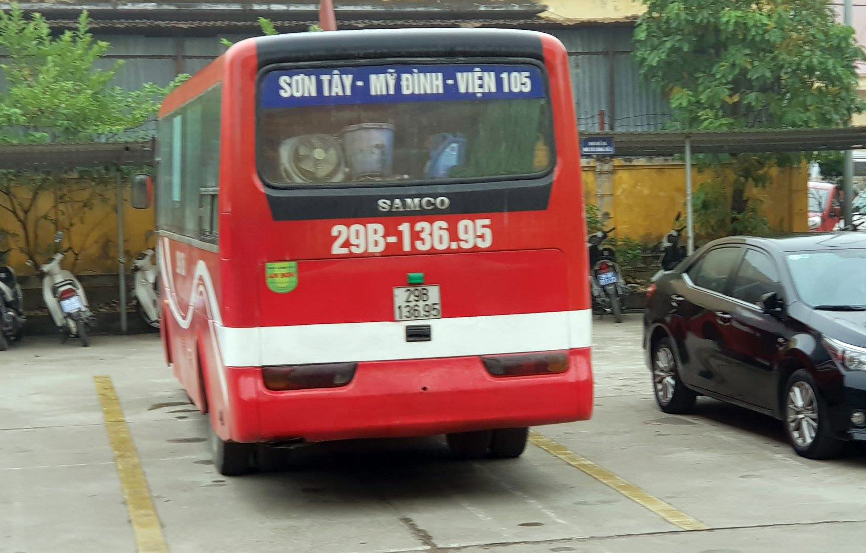 Xe khách đi ngược chiều vành đai ảnh 2 Xe khach di nguoc chieu vanh dai anh 2