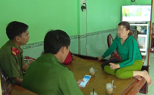 Mat gan ty vi tu nhien nhan duoc goi qua tai san bay hinh anh