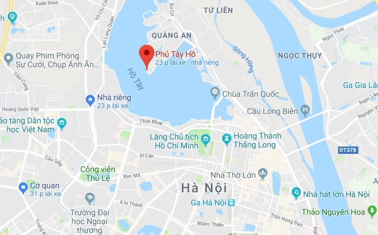 Bé trai bị bỏ rơi ở phủ Tây Hồ ảnh 2 Be trai bi bo roi o phu Tay Ho anh 2