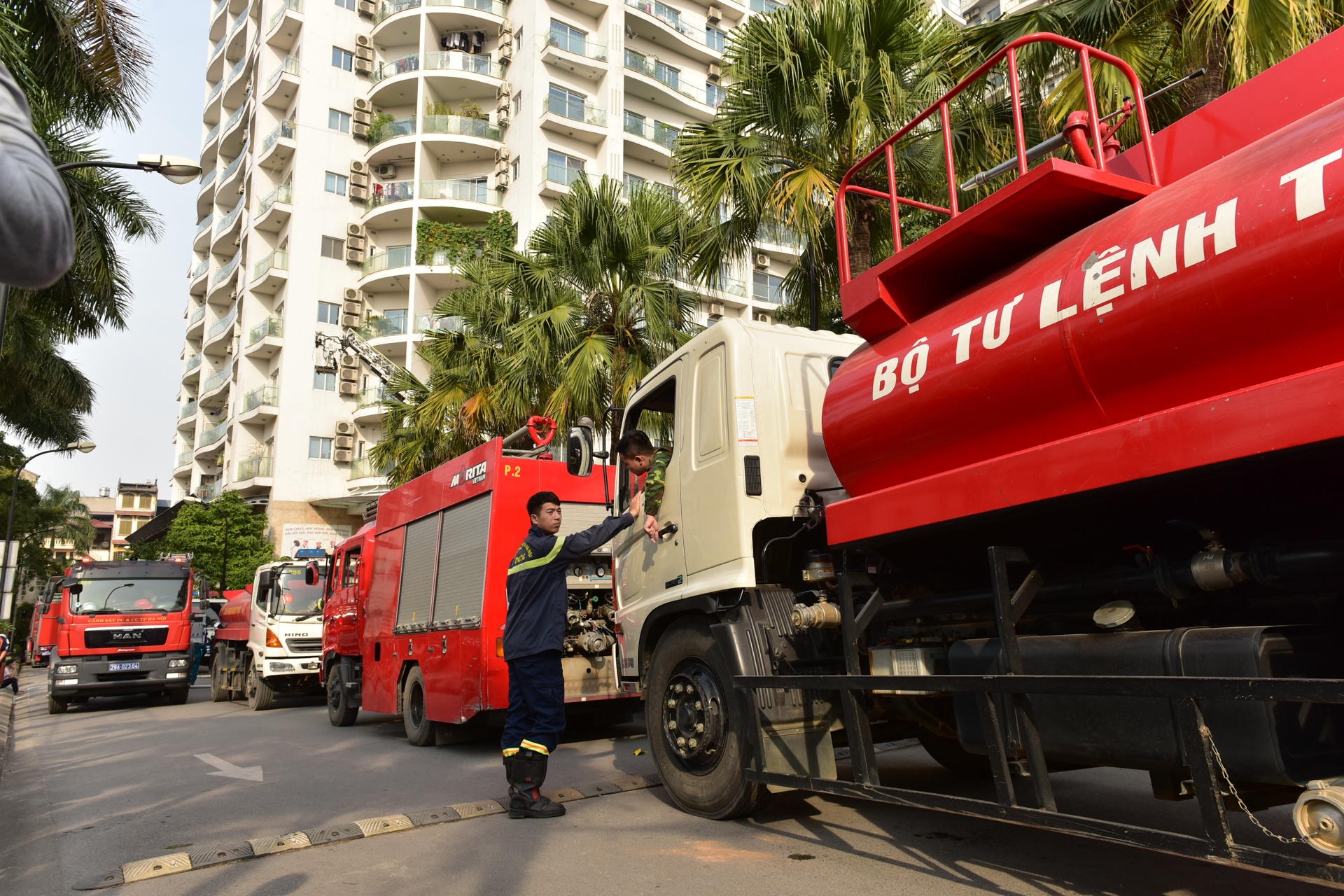 Chay chung cu Westlake ho Tay anh 1