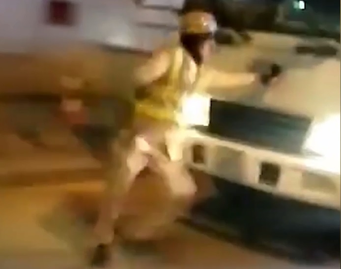 Xe tải đẩy lùi CSGT ảnh 1 Xe tai day lui CSGT anh 1