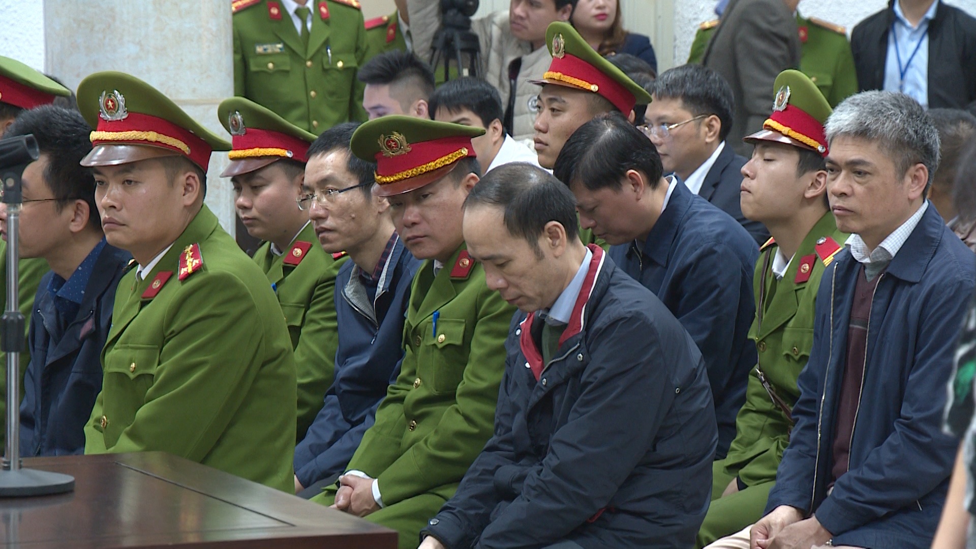 Xet xu Dinh La Thang anh 1