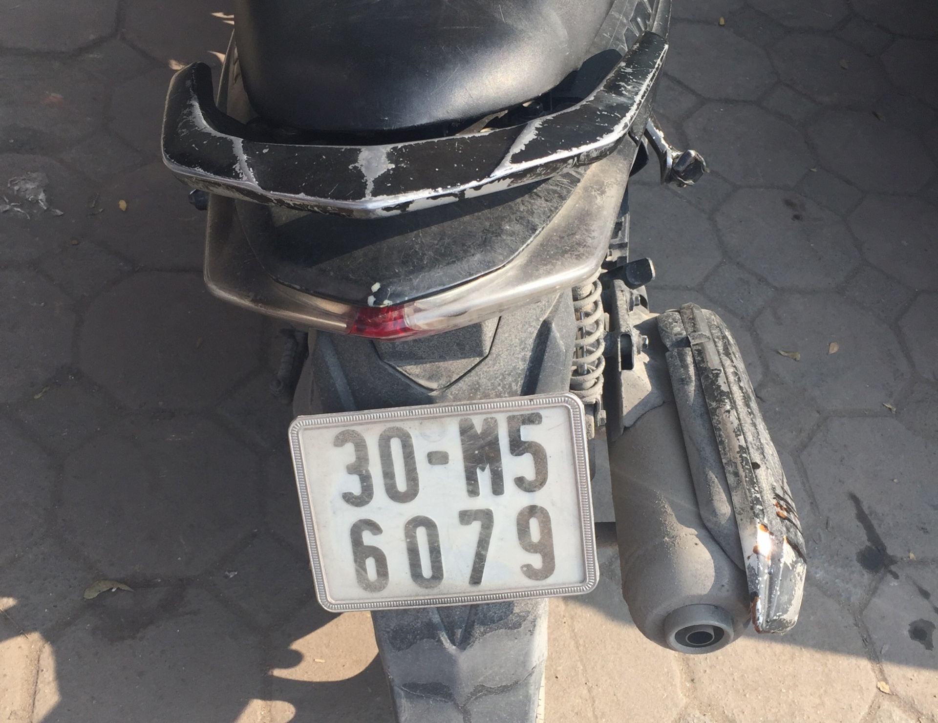 CSGT bắt xe Air Blade biển giả ảnh 1 CSGT bat xe Air Blade bien gia anh 1