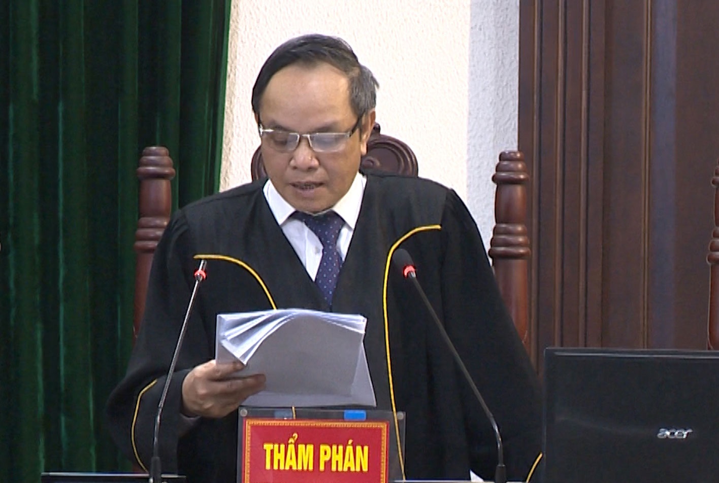 Tham phan xet xu vu Dinh La Thang: Hoi dong khong co suc ep gi hinh anh