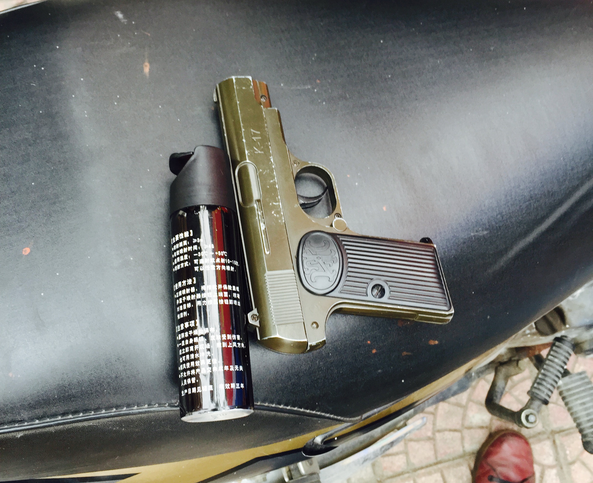 Phat nguoi oto bien xanh anh 1