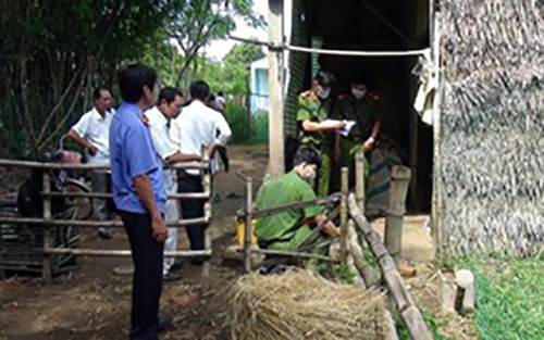 Co gai 18 tuoi treo co tu tu sau khi ban trai cu den moi cuoi hinh anh