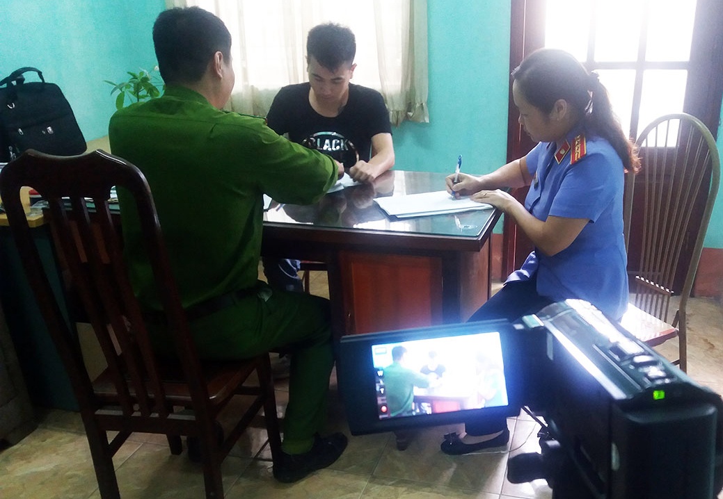 Cong an hoi cung va ghi loi khai phai co ghi am, ghi hinh hinh anh