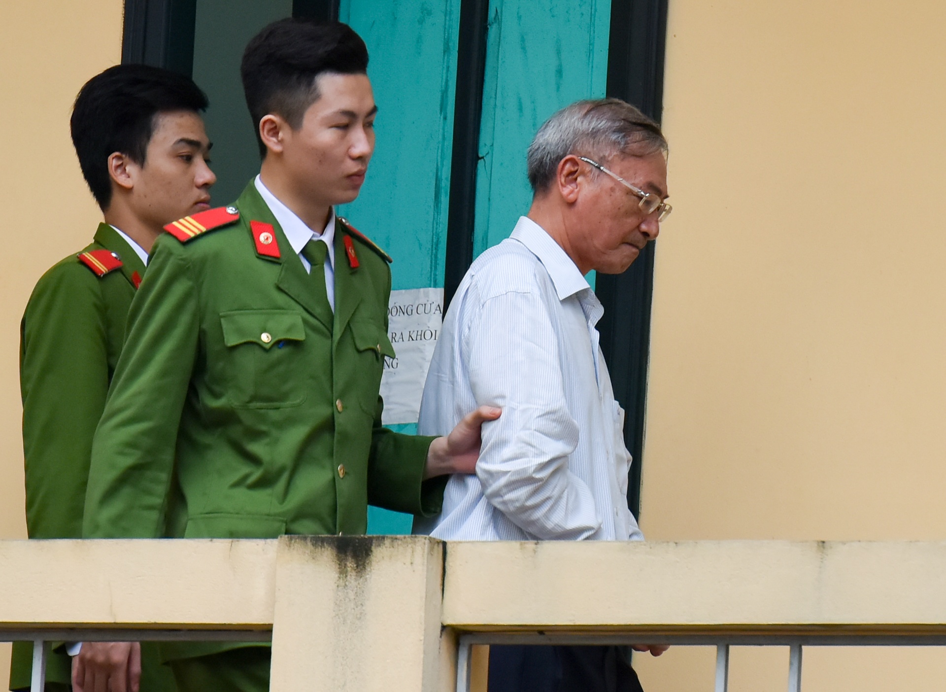 Xet xu Dinh La Thang anh 6