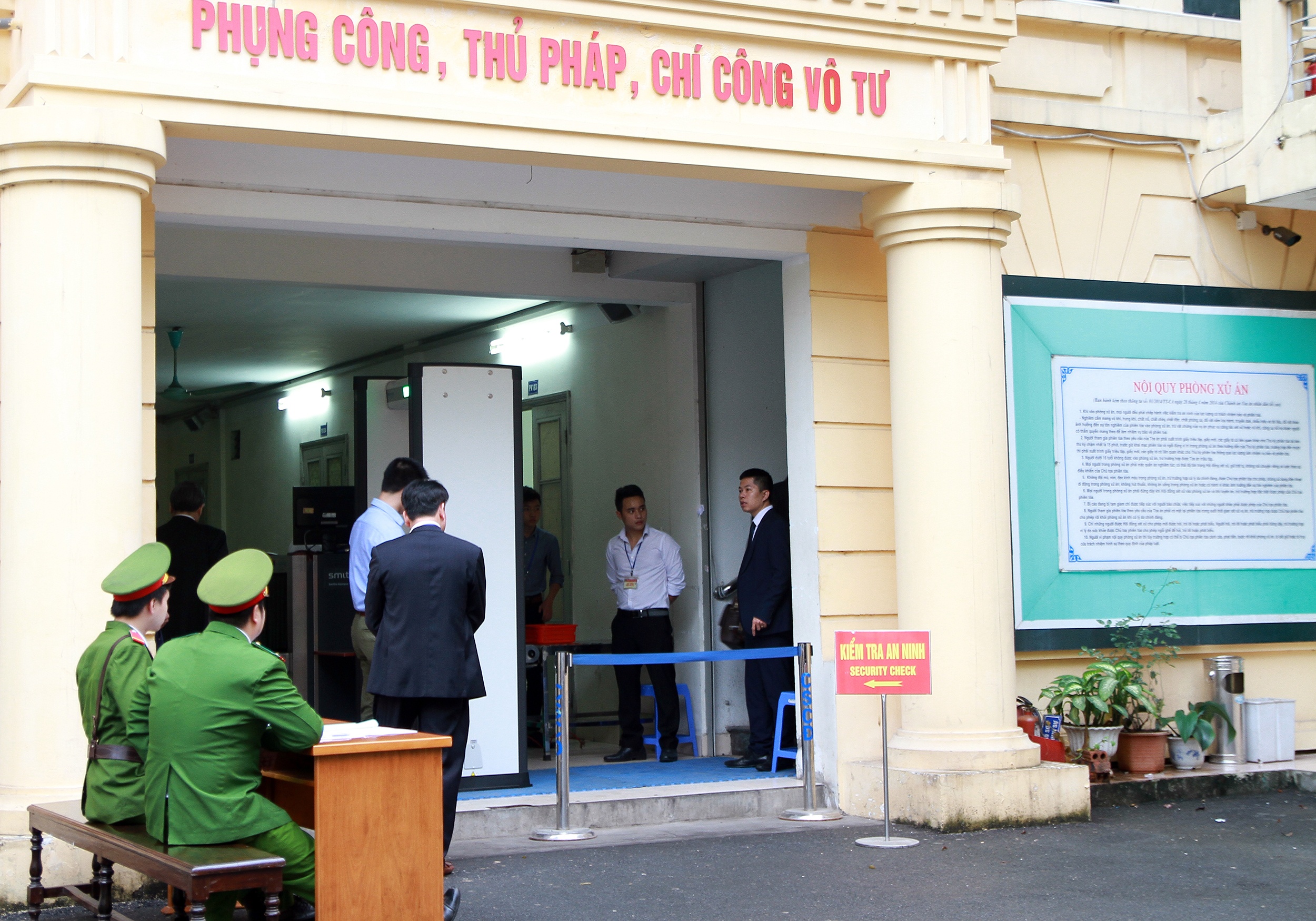 Xet xu Dinh La Thang anh 7