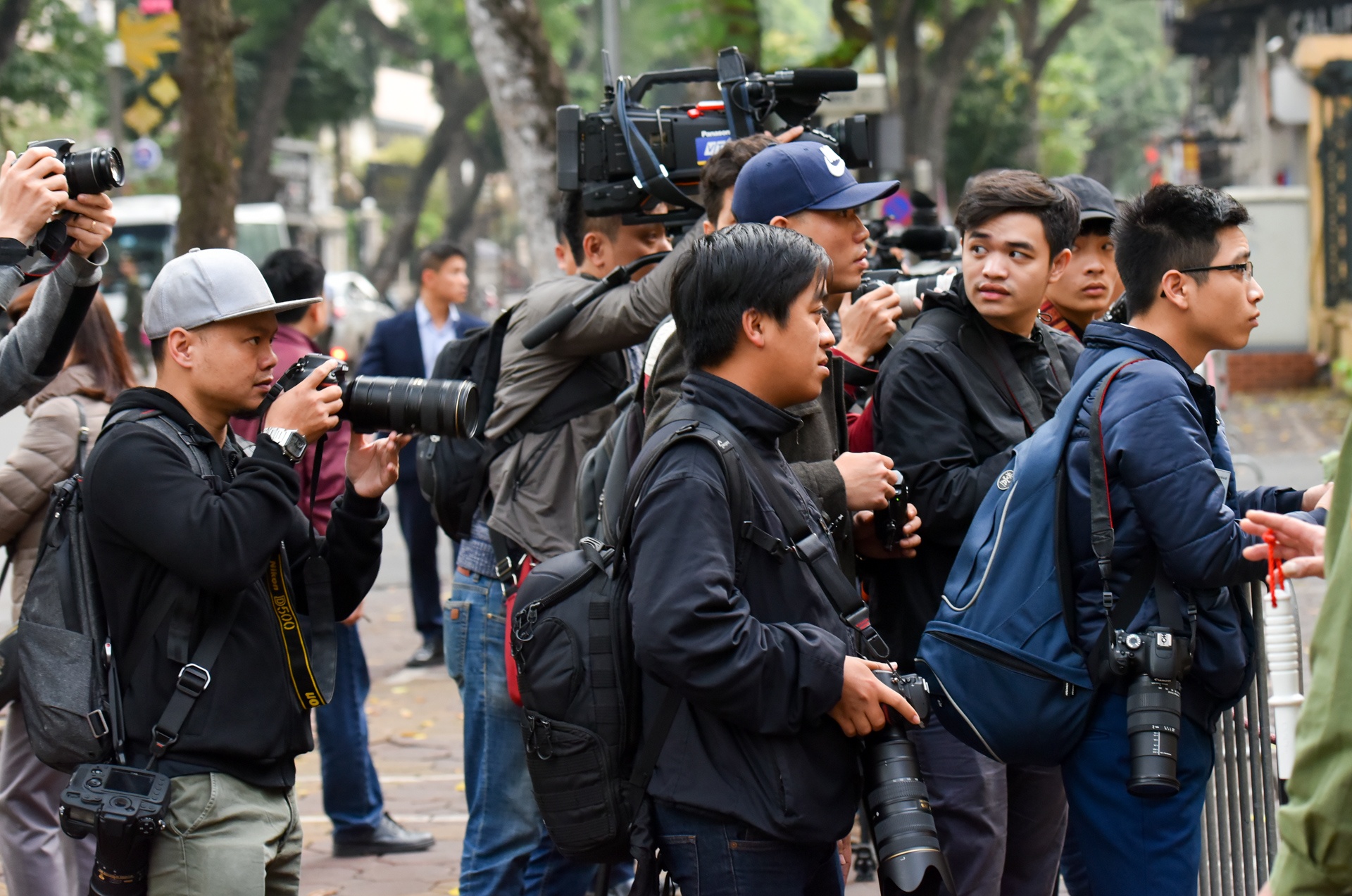 Xet xu Dinh La Thang anh 9