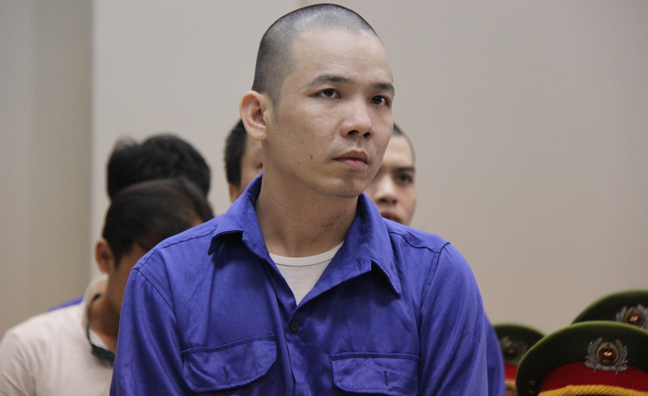 Tu tu vuot nguc keu oan trong vu mua ban gan 1.200 banh heroin hinh anh