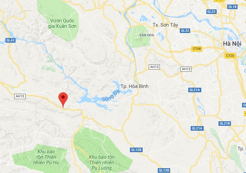 Ô tô va chạm liên hoàn ở Hòa Bình ảnh 3 O to va cham lien hoan o Hoa Binh anh 3