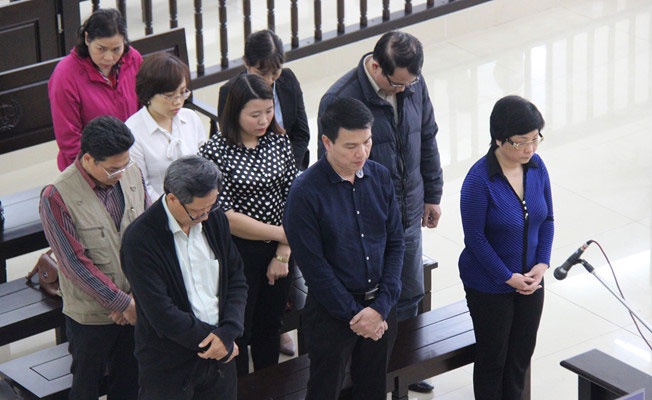 Cuu dai bieu Chau Thi Thu Nga va dong pham linh muc an nao? hinh anh