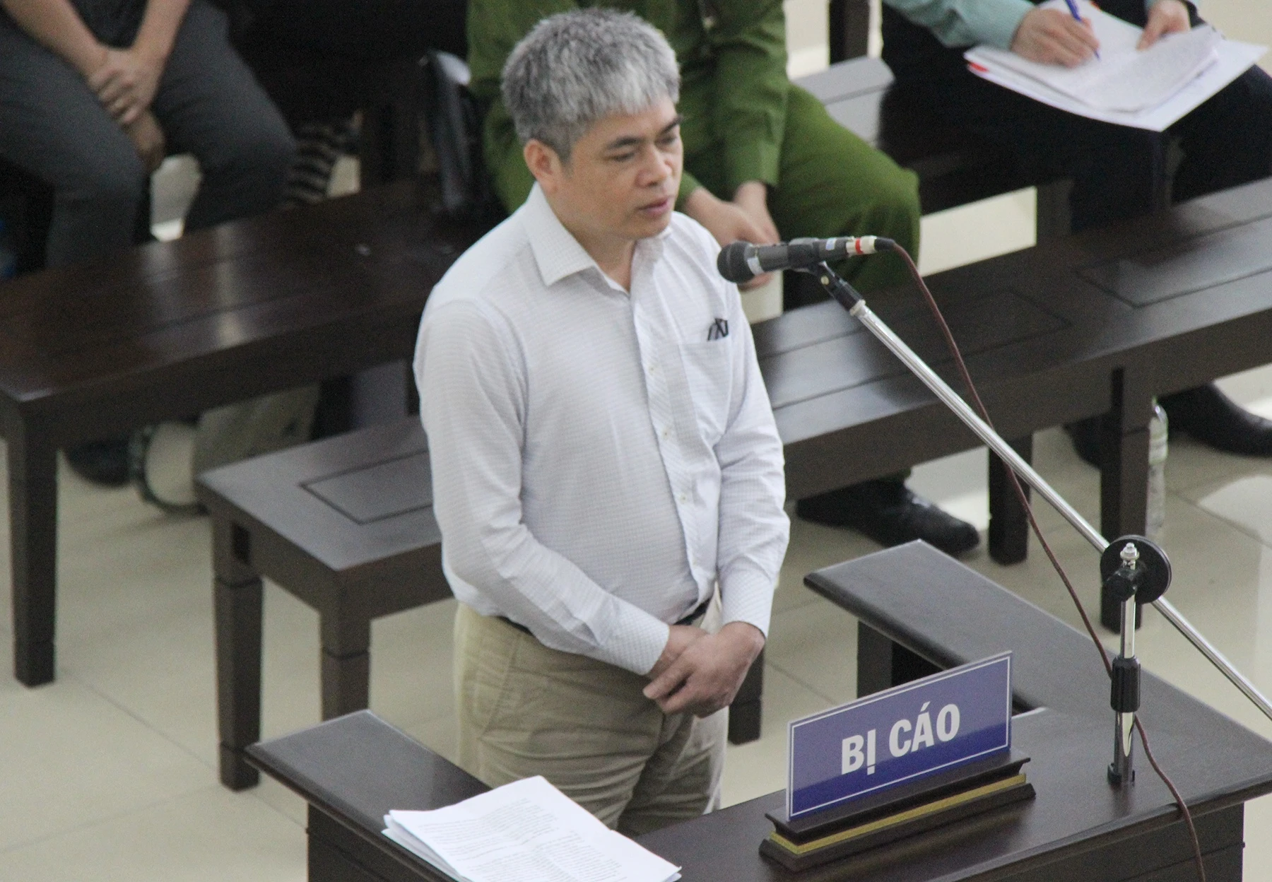 Bi cao Nguyen Xuan Son khai da chi tien cho nhung ai? hinh anh