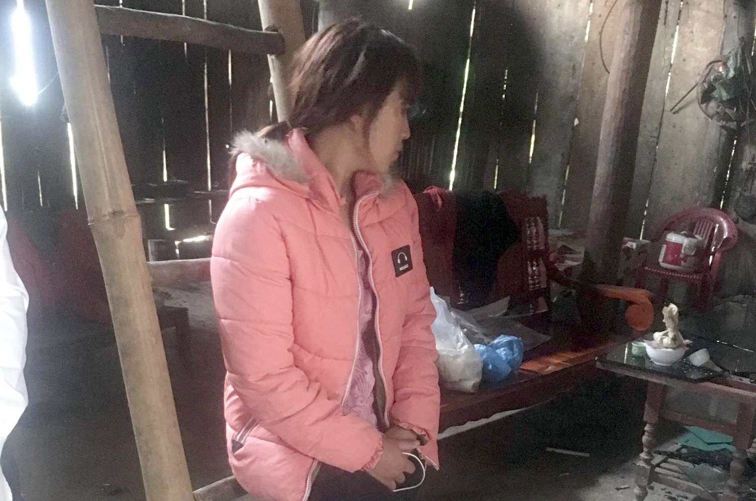 Am anh noi 4 nguoi bi ke co tien an toi hiep dam doat mang hinh anh