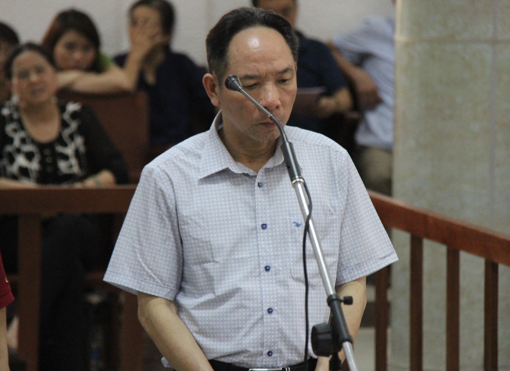 Cuu Pho giam doc So Nong nghiep o Ha Noi linh 12 nam tu hinh anh