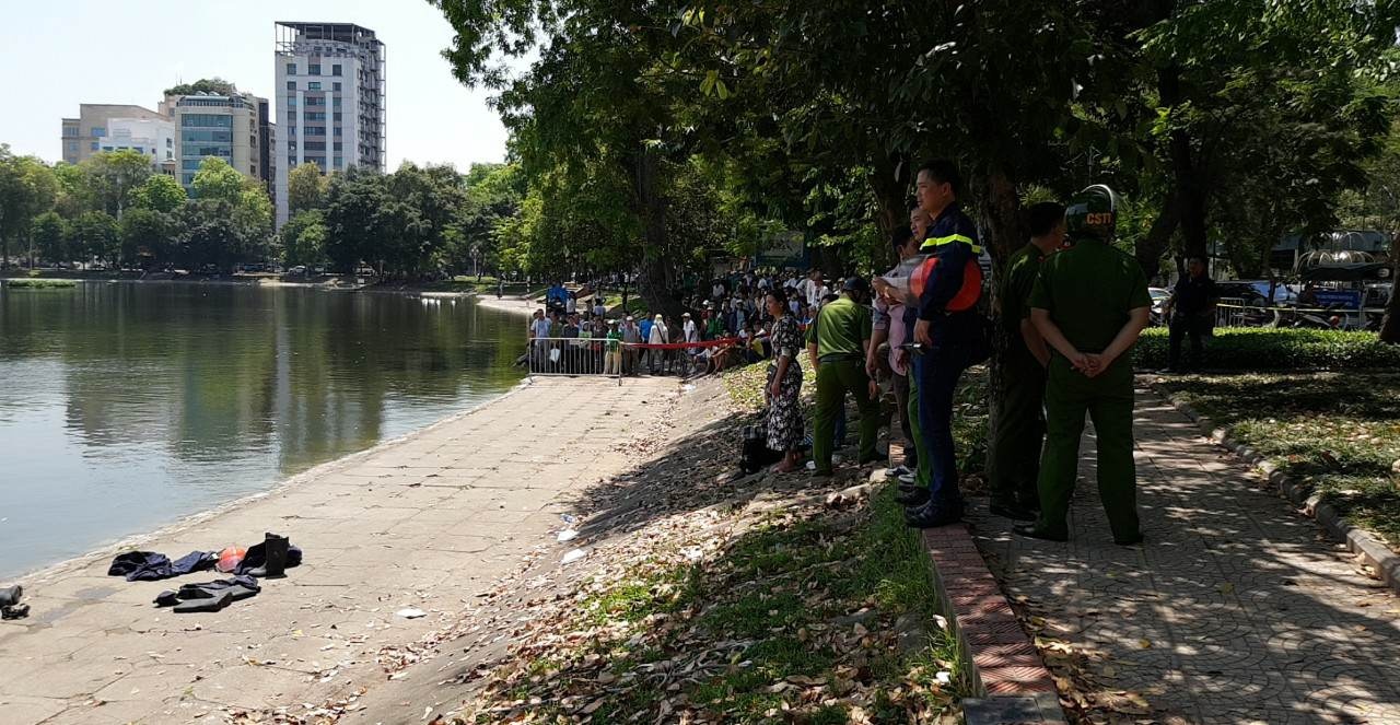 Duoi nuoc o ho Thien Quang anh 2