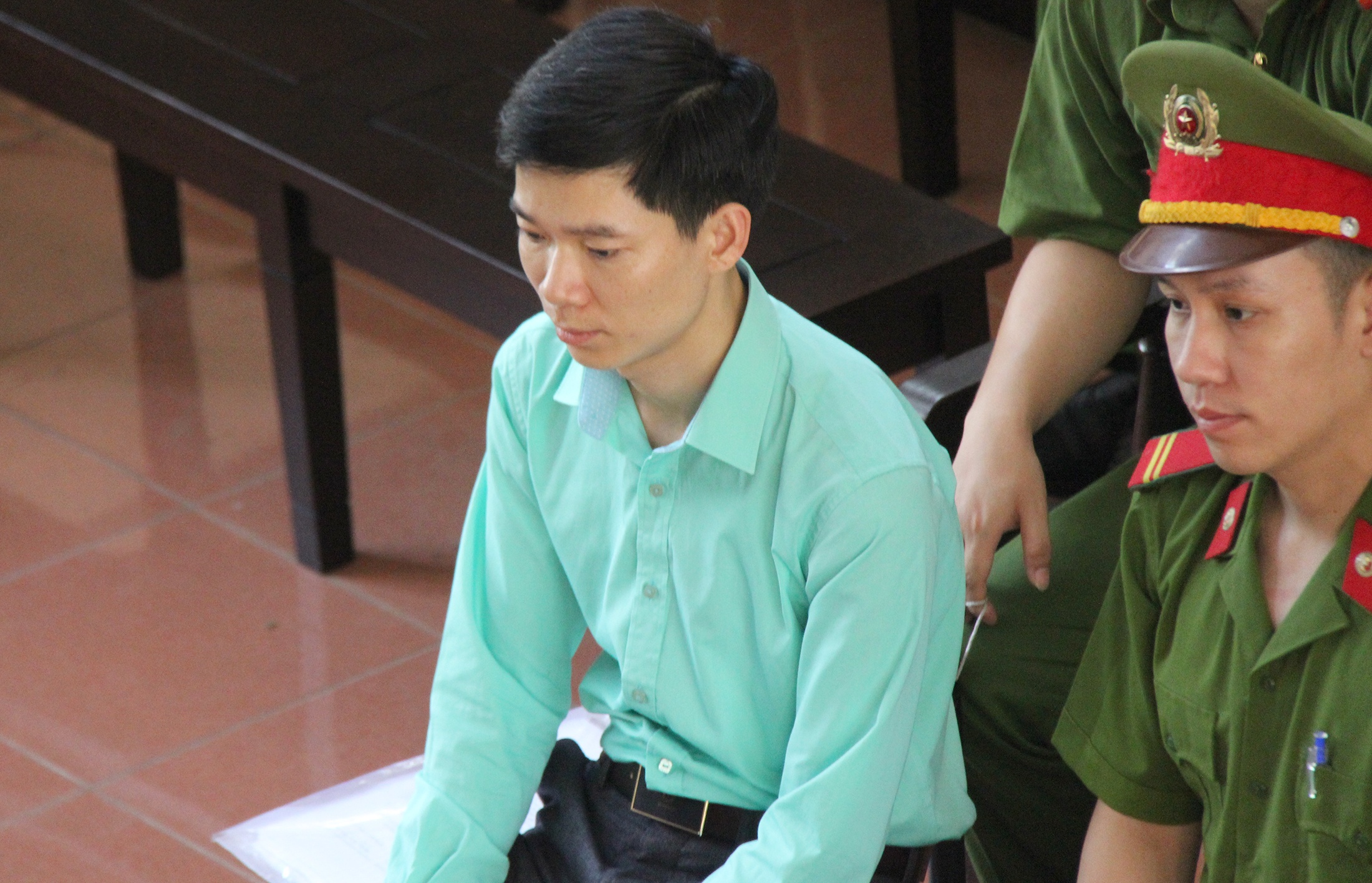 Gia dinh nan nhan vu chay than xin giam nhe cho Hoang Cong Luong hinh anh