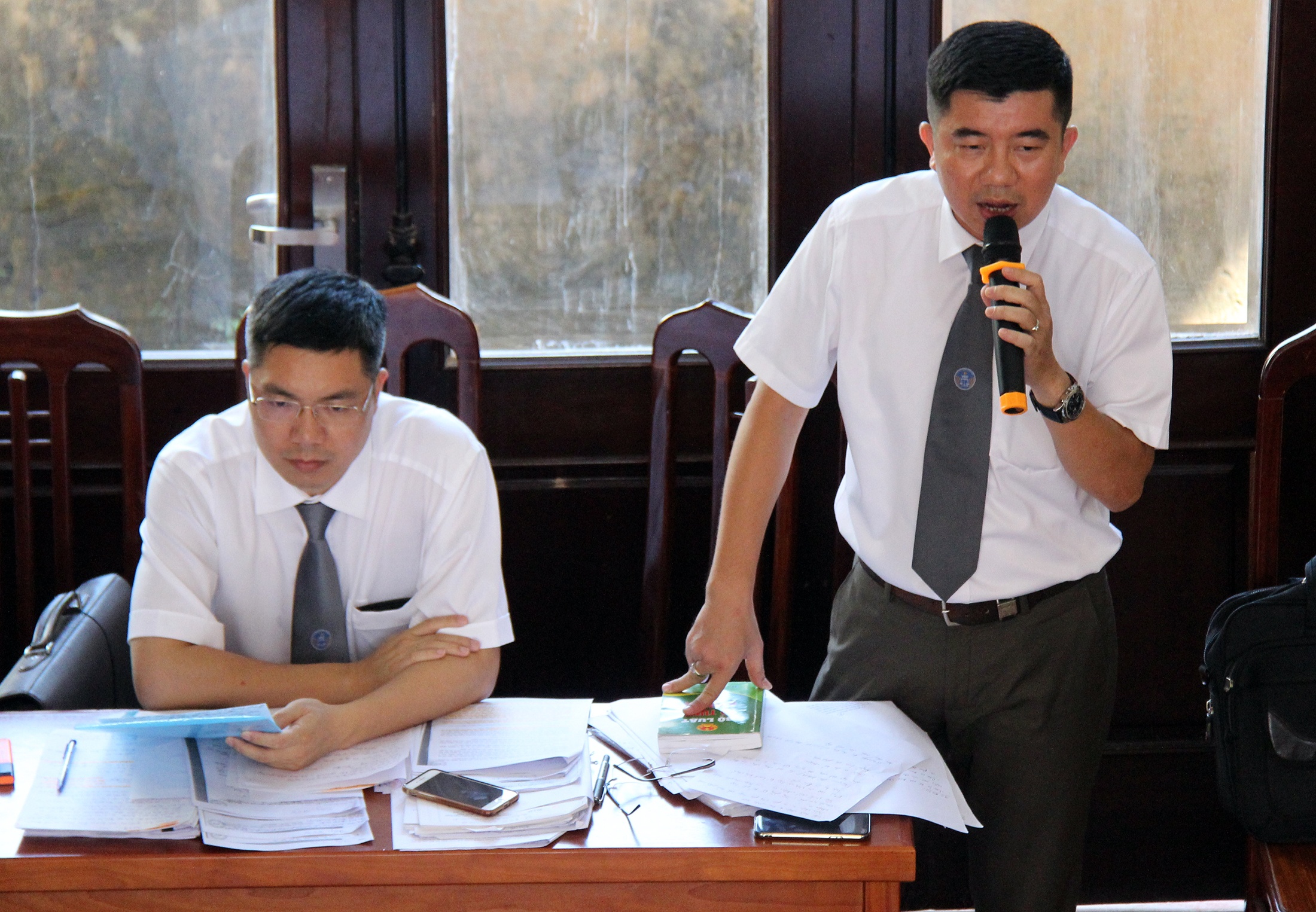 Vu chay than o Hoa Binh: Luat su de nghi tra ho so vu an hinh anh