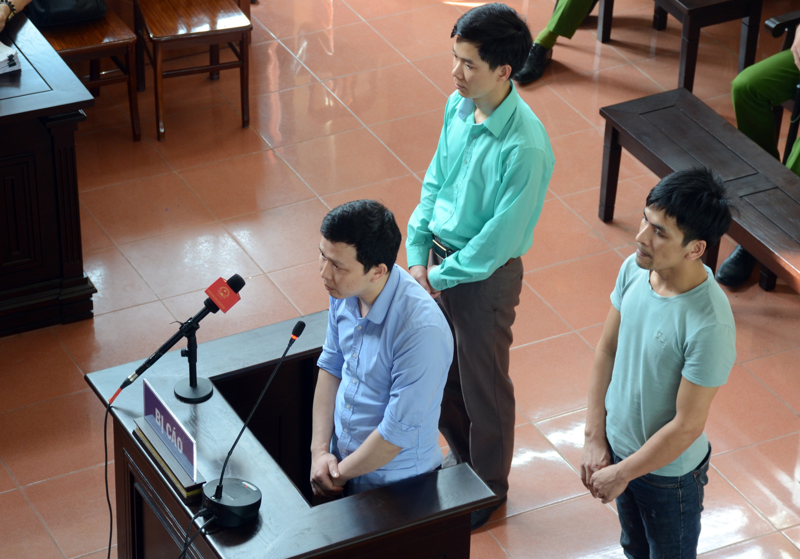 Xét xử Hoàng Công Lương ảnh 1 Xet xu Hoang Cong Luong anh 1