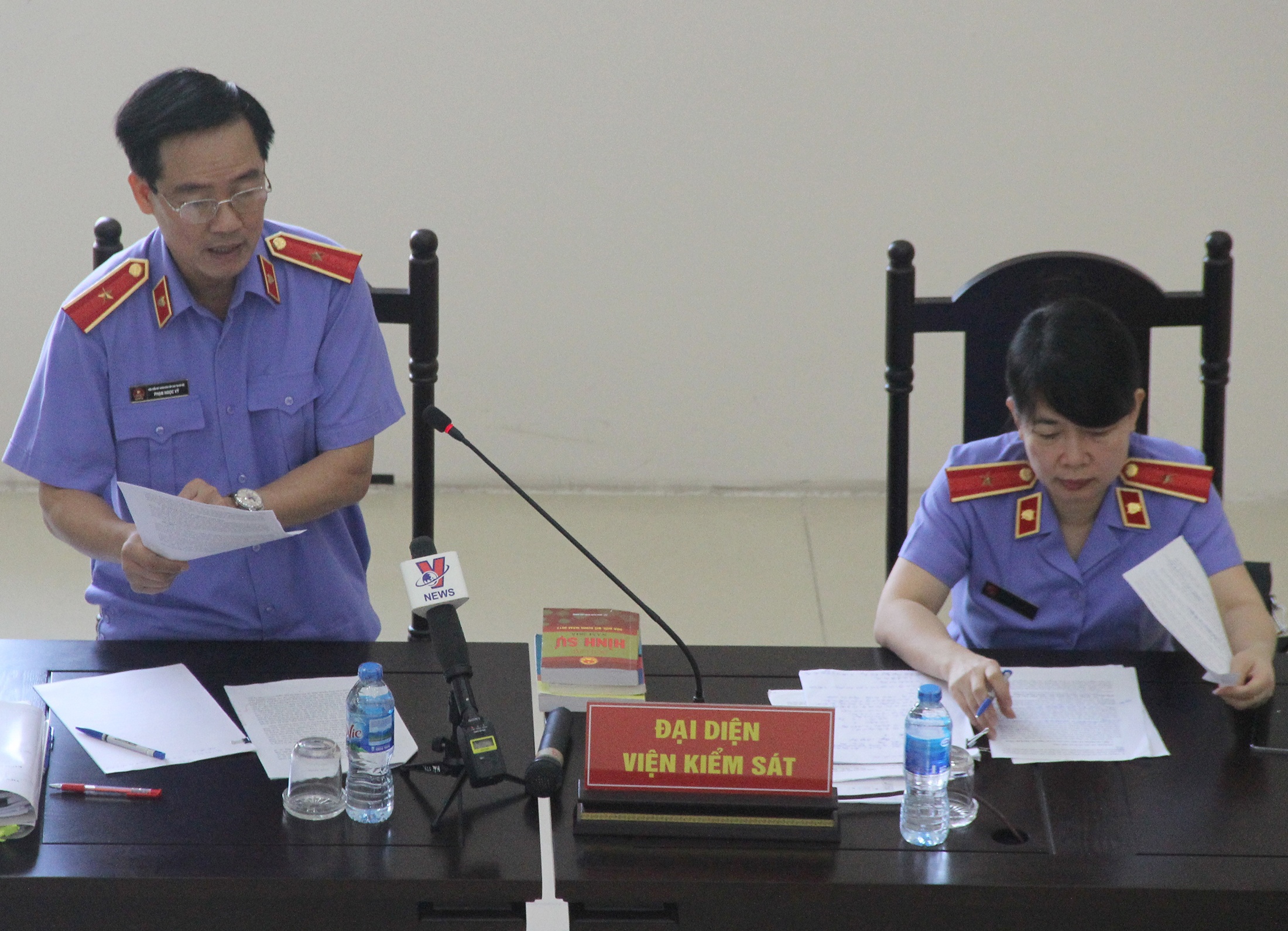 Xet xu Dinh Manh Thang anh 3