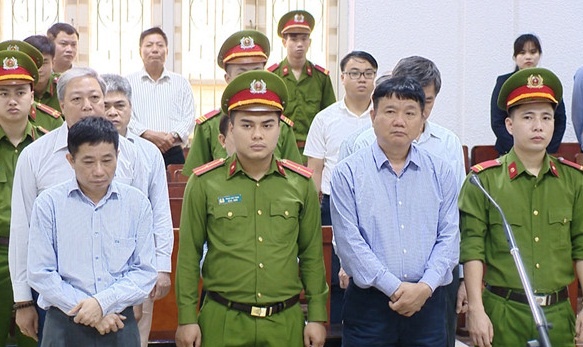 Dinh La Thang sap hau toa phuc tham vu PVN mat 800 ty hinh anh